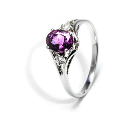 Očarujúci prsteň s diamantmi