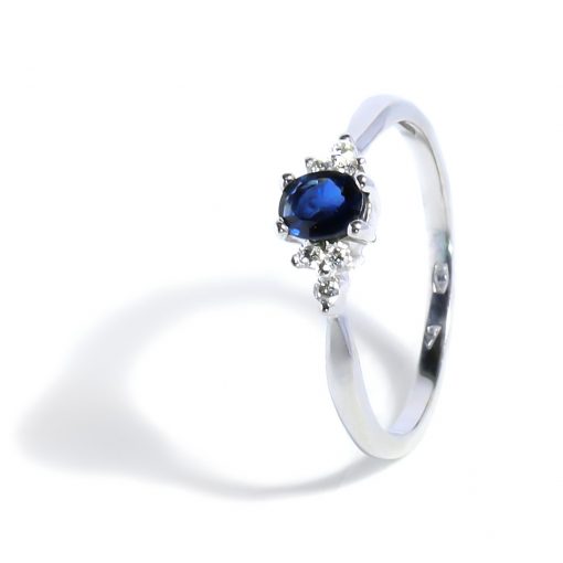 Elegantný diamantový prsteň s prírodným zafírom