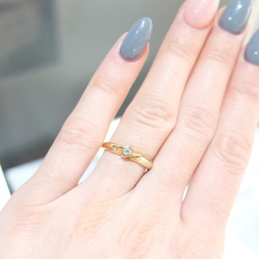 Vintage diamantový zásnubný prsteň