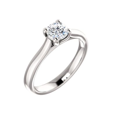 Jedinečný prsteň s nádherným diamantom
