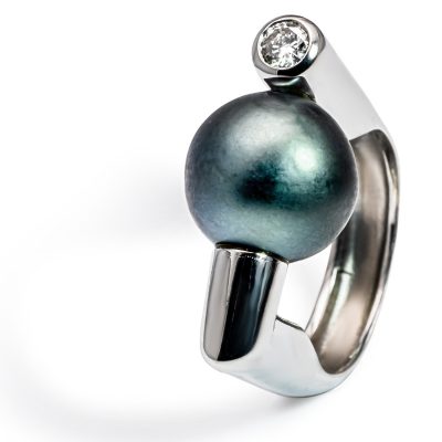 vynimocny-prsten-s-tahitskou-perlou-a-diamantom